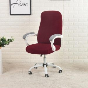 Housse de chaise bordeaux en situation
