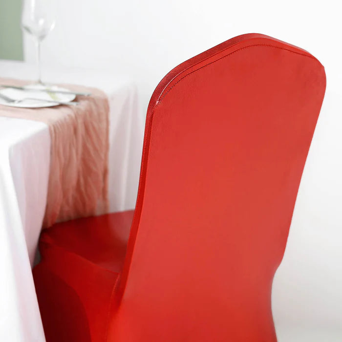 éclat rouge métallique sur chaise