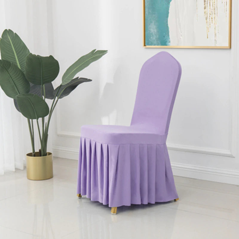 Lot de cent housses de chaise violet pour mariage